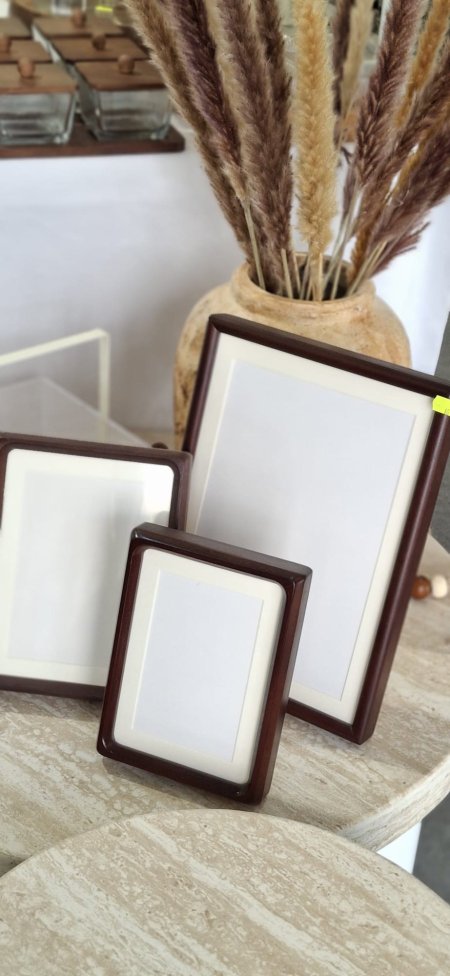 برواز صور اطار خشب ماهجوني لون بني غامق حجم كبير مقاس